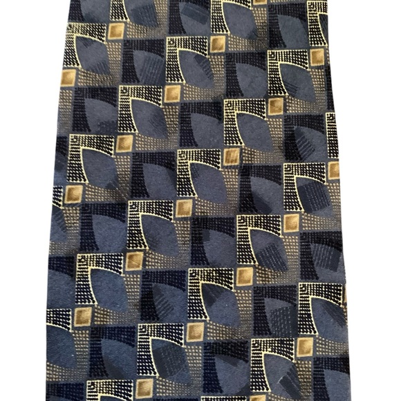 Baci 100% silk tie. Pretty blue and tan pattern. Excellent condition. - Picture 3 of 4